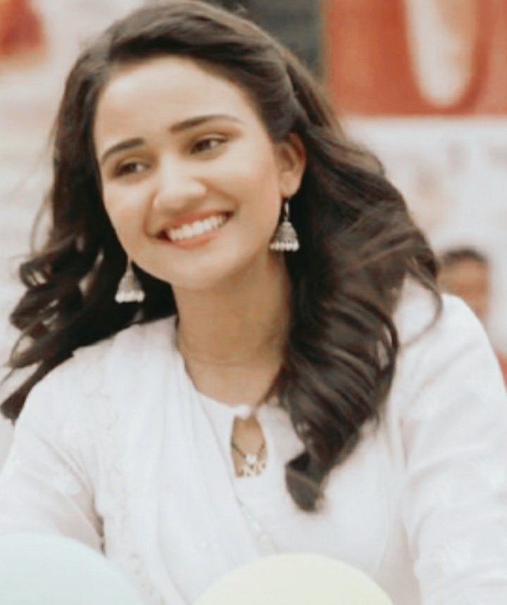 Xx_MaNan's tweet photo. - everyone's favourite naina!!! would always remains our favourite. 

HBD ASHI SINGH

@Ashisinghh https://t.co/B1jZwFmxxI
