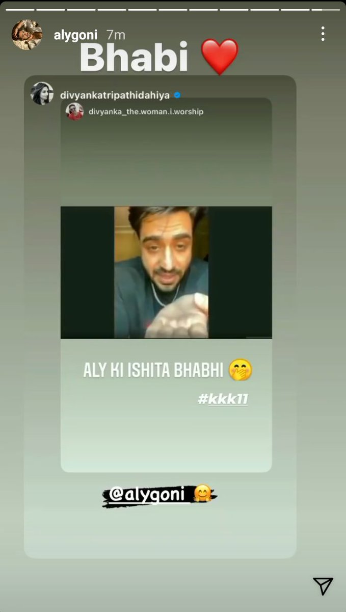 Kapil__18's tweet photo. #DivAly moment ❤️
#AlyGoni
#FamAly https://t.co/msF2Vhbj1o