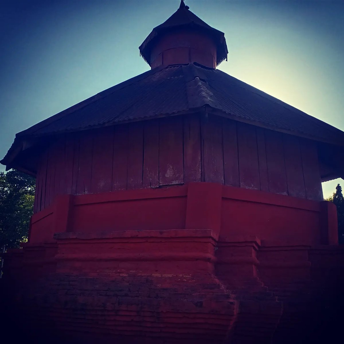 HistoryAssam's tweet photo. Rudreswar Devalaya @ North Guwahati was built in 1749 AD by King Paramatta Singha (A.D. 1744 - 1751) in the memory of father King Rudra Singha, who had died while camping in the location of the temple. The dead body was thereafter taken to Charaideo, Sivasagar &amp; burried there. https://t.co/T8S0bGLWPF