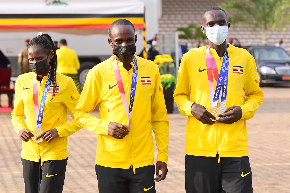 KagutaMuseveni's tweet image. And for giving us such great talent, the parents of the gold medalists will be appreciated too. The government will build houses for them. I thank you.