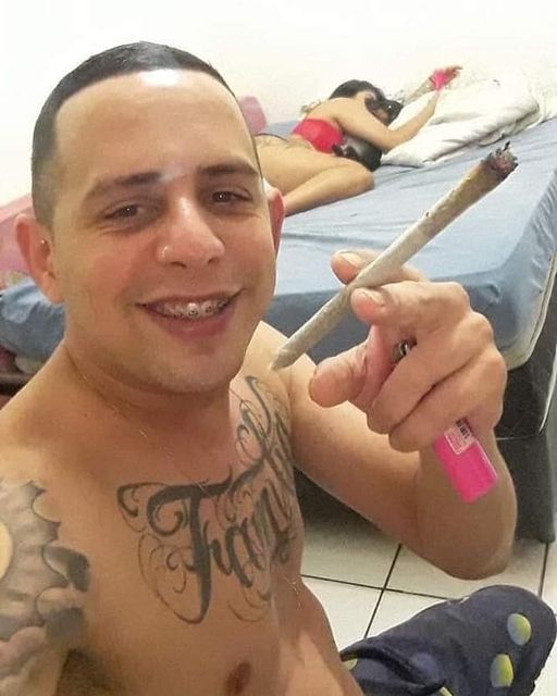 fumeimuito's tweet photo. depois do chá é hora do chá https://t.co/7hiJjAPA76