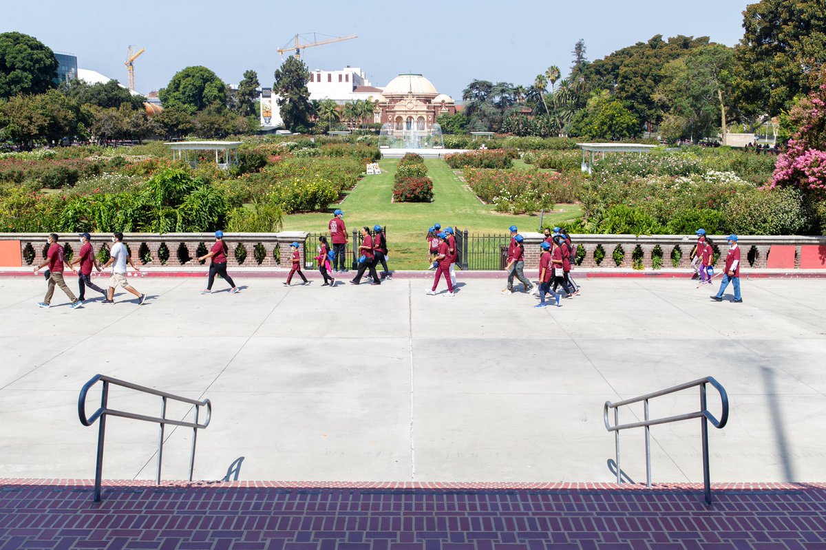 Participants in the @BAPSCharities #JoyOfOthersWalk walked through @ExpositionPark. Walkers passed iconic sites - @lacoliseum, @casciencecenter, @CAAMinLA, @NHMLA, @USC, & @LACityParks Rose Garden, supporting @SusanGKomen & @PlayEquityFund. What a fun day! #LALove #BAPSServesAll