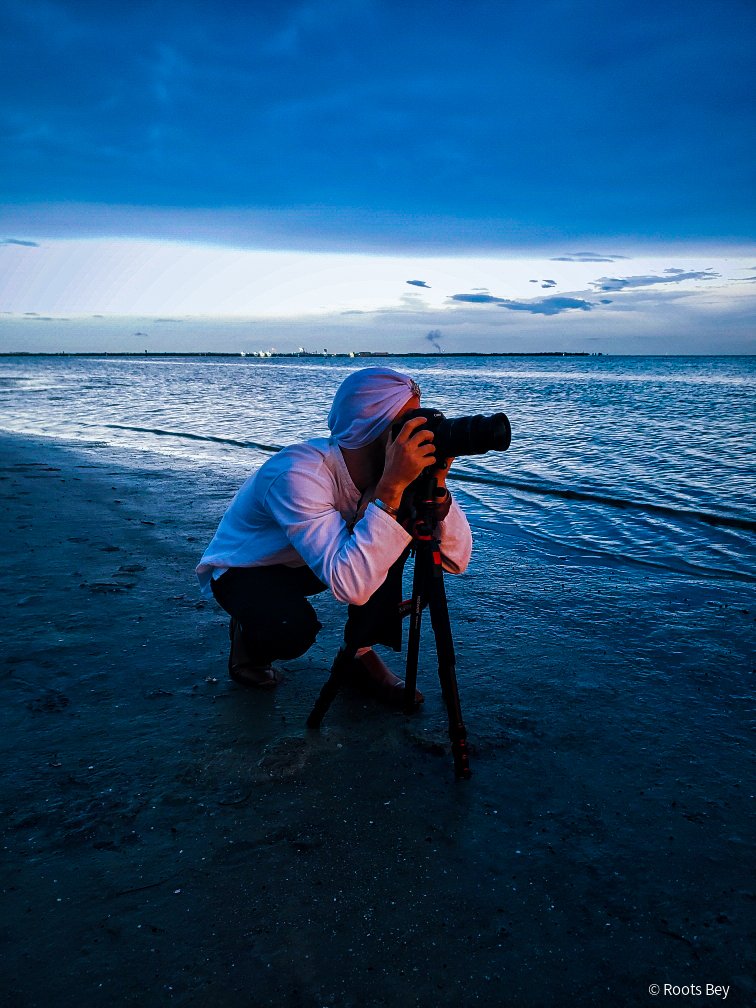 Shooting that beautiful sunset yesterday. Still amazes me how TMHs paints a perfect sunset everyday