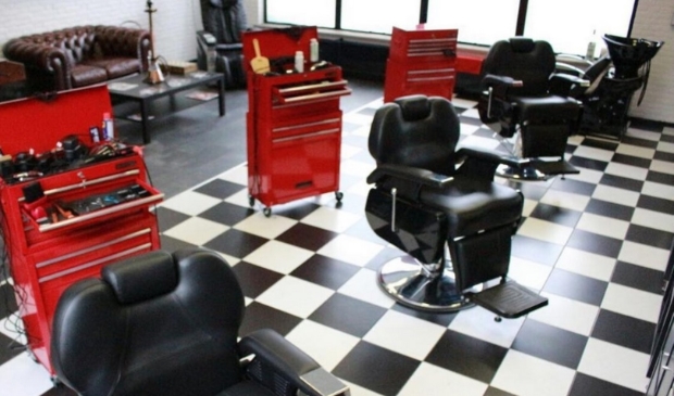 Inbrekers halen Damdorp Barbershop leeg; getuigen en beelden gezocht
