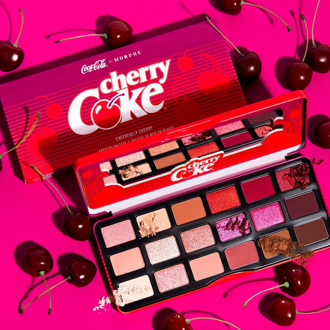 MorpheBrushes's tweet photo. say 👋 to the Cherry Coke Cheerfully Cherry Artistry Palette! ($24us) ✨ from relaxin’ neutrals &amp; bold berries to ready-for-anything reds, this refreshin’ palette of cheerful shades is the ultimate cherry on top 🍒 https://t.co/s3i8h3cz6F