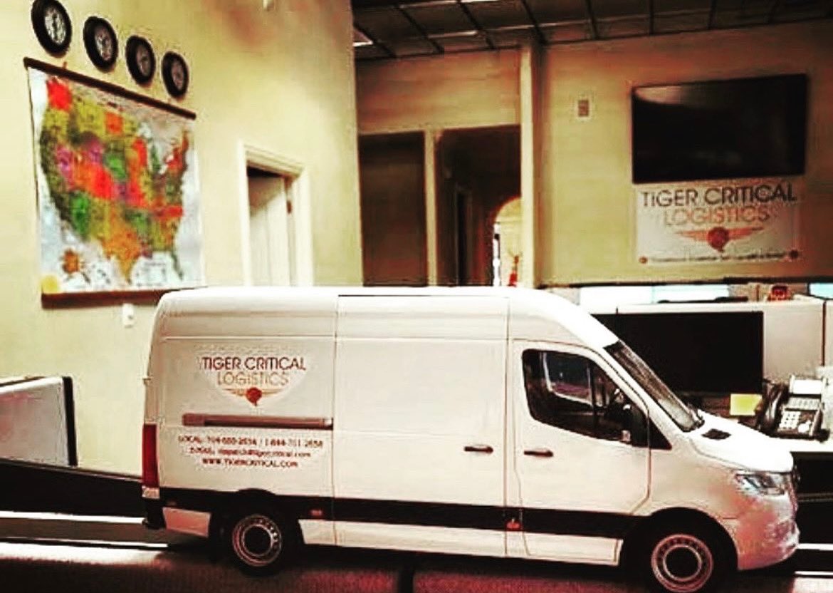 📦 Whether you’re working in the office this week or enjoying a last minute summer vacation, Team Tiger is on call 24/7 to help with your #timecritical shipping needs. Call 844-TIGER-EX or email dispatch@tigercritical.com today! #logistics #shippingworldwide✈️🌎 #officedesk