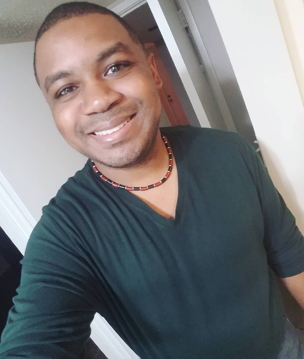 TheBlerdGuy's tweet photo. I hated taking selfies when I was younger due to low self-esteem. Now at 35, I don't mind a pic or 2. Lol.... #MentalHealthMatters #KoolaidSmile https://t.co/7bCnzQ5byU