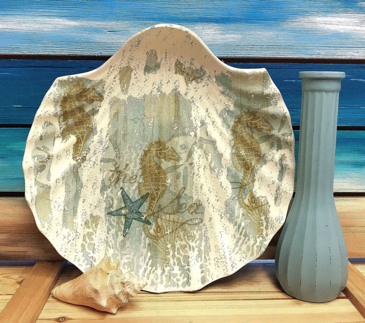 CJKingOriginals's tweet image. Beach Decor #shelltray #ocean #upcycled #seashore #beachvibes #starfish #cottagedecor #seahorse #beach etsy.me/3lUZNQd