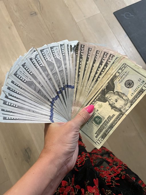 Yes, I do cashmeets in Los Angeles. 

@cashpointmeets 

🤑 findom 🤑 finsub 🤑 finD 💅🏻 https://t.co/PFZ