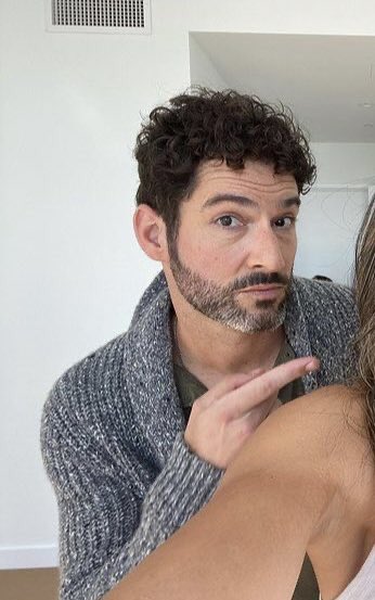 swiftd3lrey's tweet image. BRO THERE’S SOMETHING IN HIS EYES I SWEAR #FREETOM