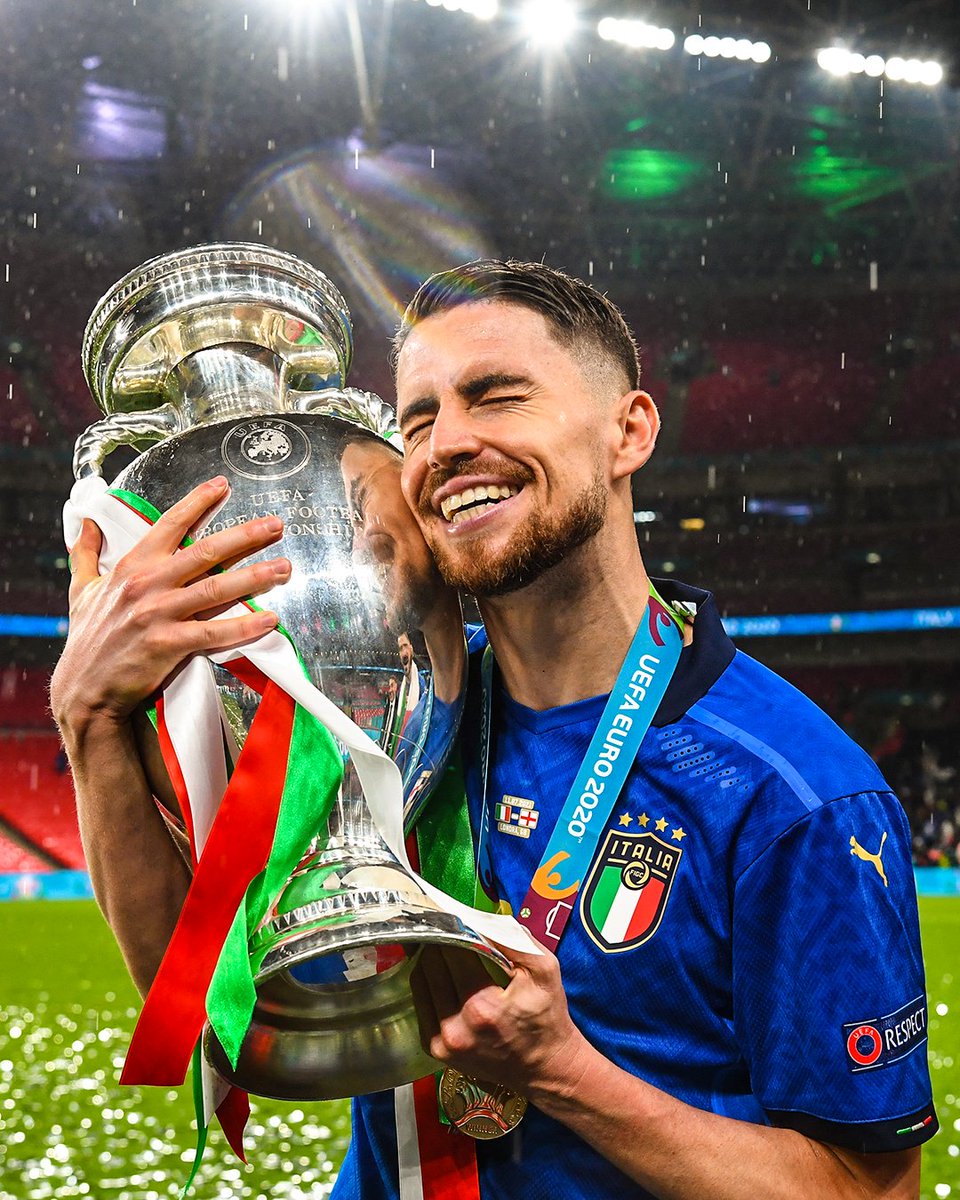 brfootball's tweet photo. Jorginho won summer 🏆🏆🏆 https://t.co/zTBBprkevb
