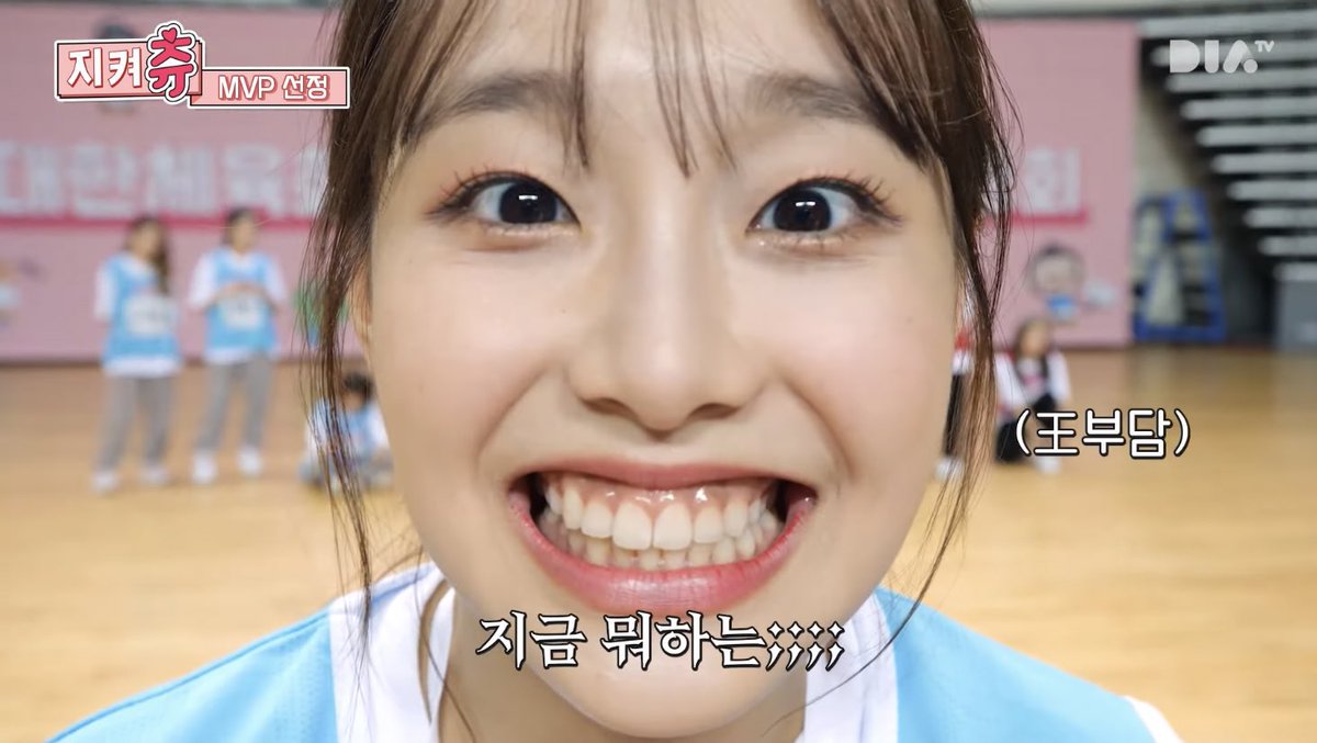 >:D
