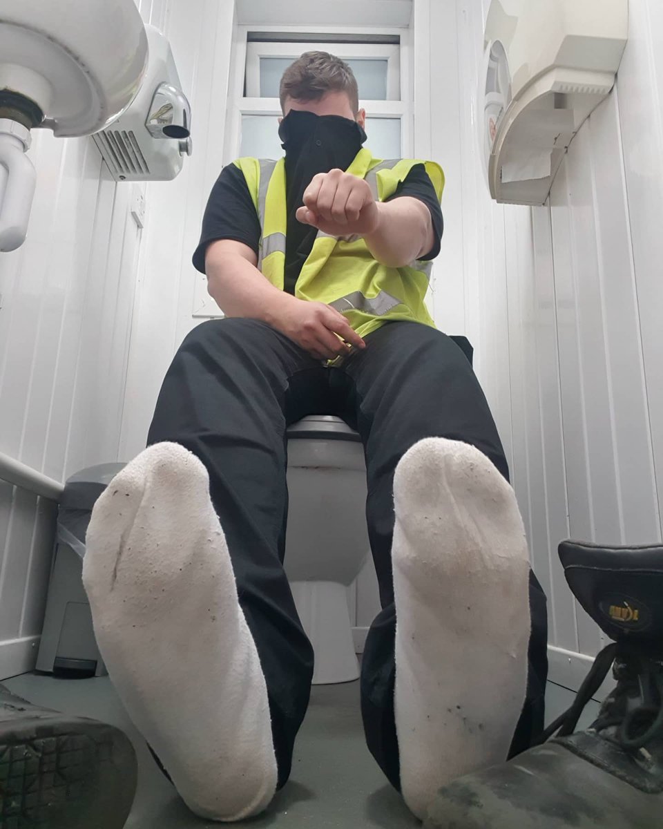 ChavBoyritchie's tweet photo. In work bored af https://t.co/usWrmW47tP
