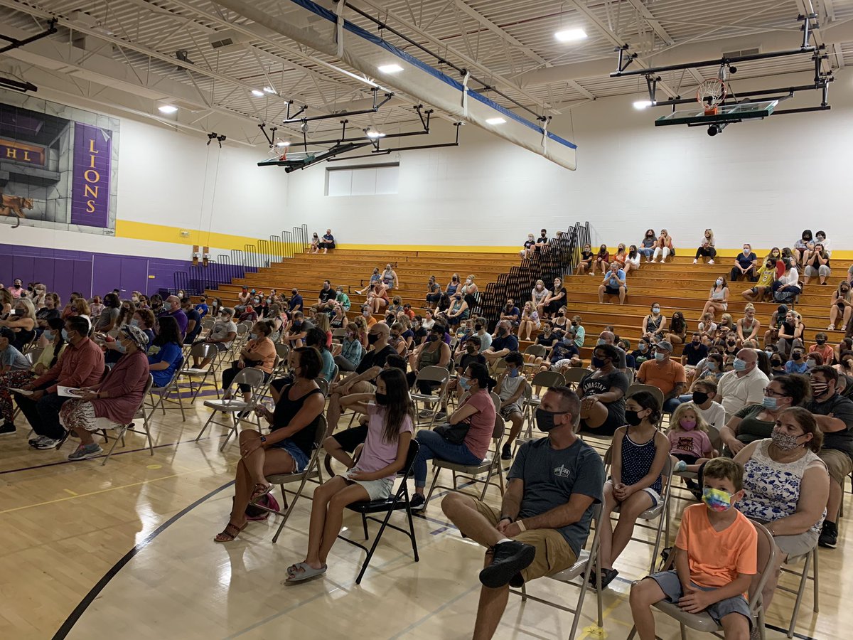 LundahlLions's tweet photo. Thank you to everyone that came by for orientation on Monday and Tuesday night! #LMSrocks https://t.co/awRKKdtmTg