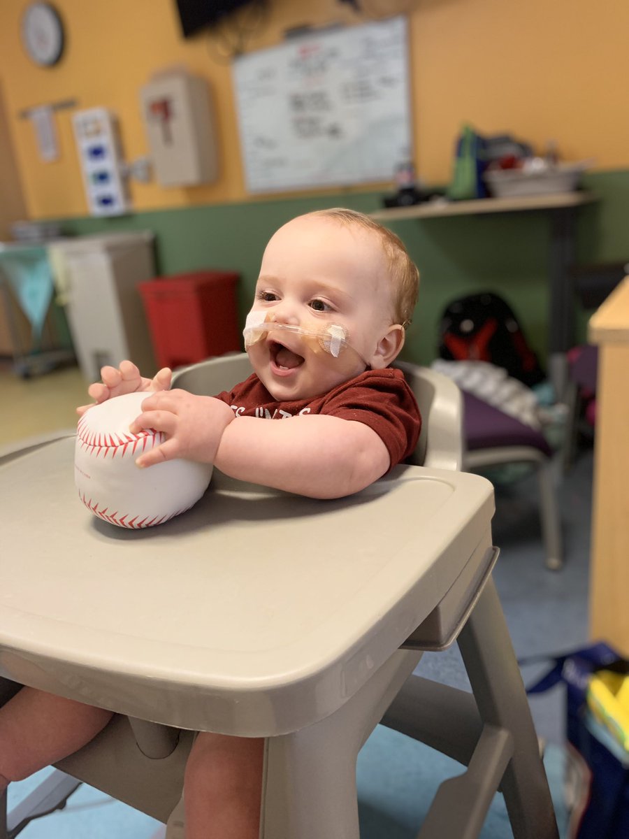pretendyousay's tweet photo. Still loving my @Reds even when stuck in the hospital #Reds https://t.co/xdGeJNoZnc