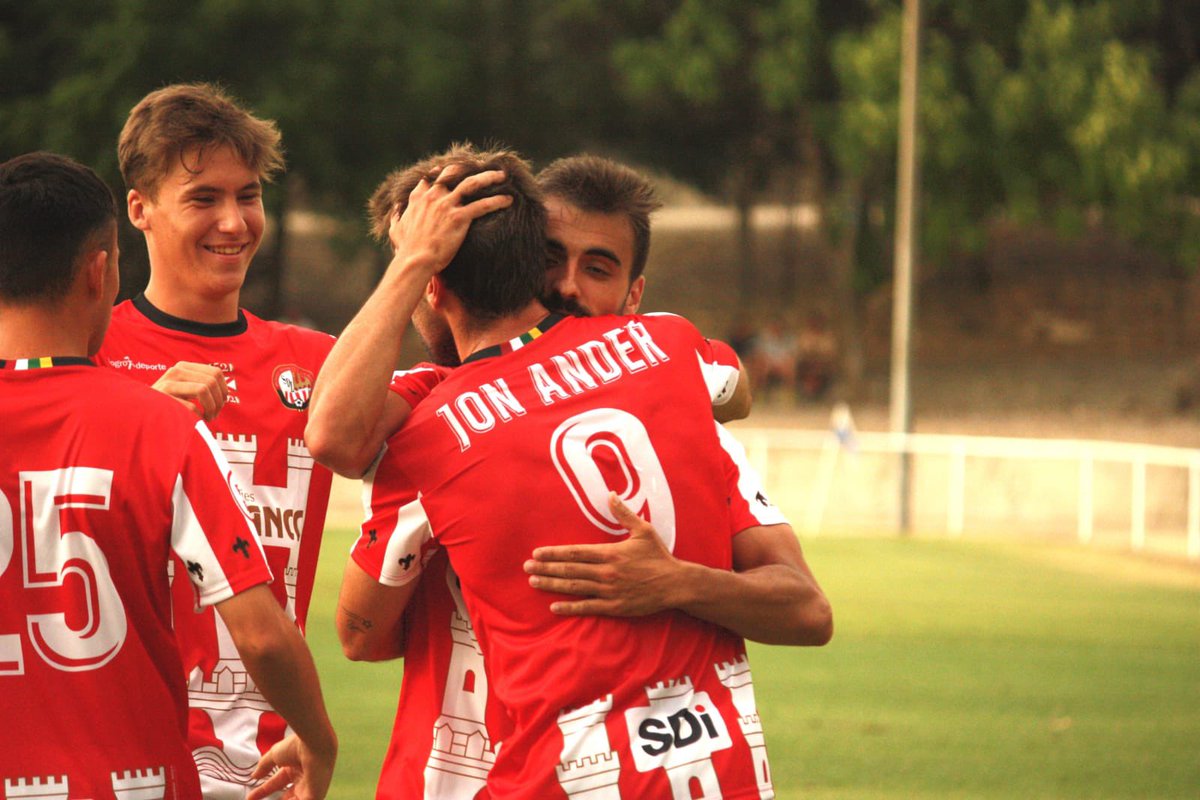 SDLogrones's tweet photo. 🇦🇹 ¡FINAL, UD Mutilvera 1 - SD Logroñés 5! 

Gran partido de los blanquirrojos que empiezan a destaparse con goles. 💪🏻⚽️

#SDLog #ViveUnaHistoriaDePrimera https://t.co/jmARS8AHt0