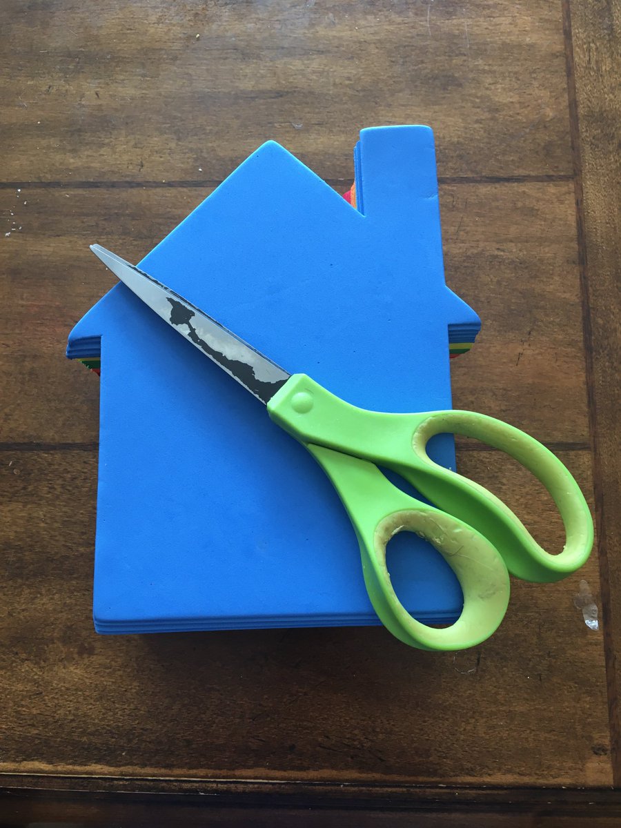Kindree3A's tweet image. Instant coding manipulatives! 1 package of foam house shapes (on sale at Michael’s) & a pair of scissors! @TeachMsPike @lmnop_resources @MelissaSeco #ontMathCoding