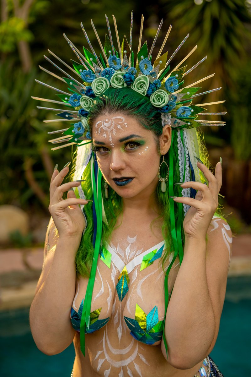 ZamiMariaArt's tweet photo. I am so proud to start sharing some of the photos from the Sea Goddess group shoot! This is the lovely @pollymorphcosplay shot by @rhathon, both on IG.

Keep your eyes out for future photoshoots, the next one is FIRE themed!

#mermaid #goddess #bodyart #bodytape https://t.co/6RESKzrNP2
