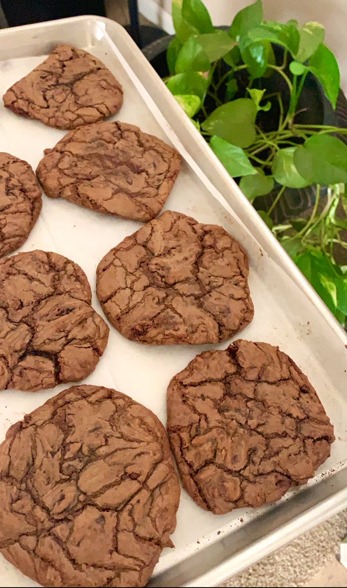 These aren’t just any cookies, these are @TwitterU cookies👩🏽‍🍳✨