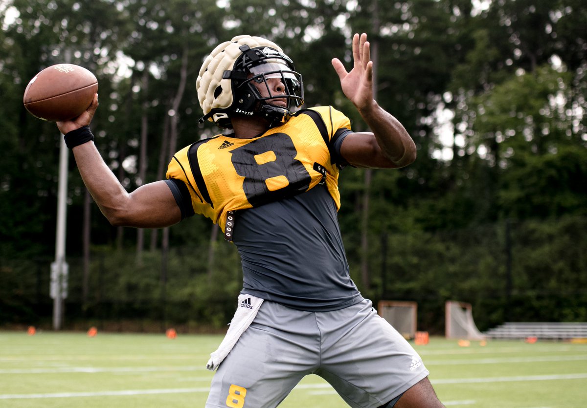 kennesawstfb's tweet photo. Bring the energy 🔋  

#GoldStandard | #OneKS https://t.co/AM5DIGgEA6