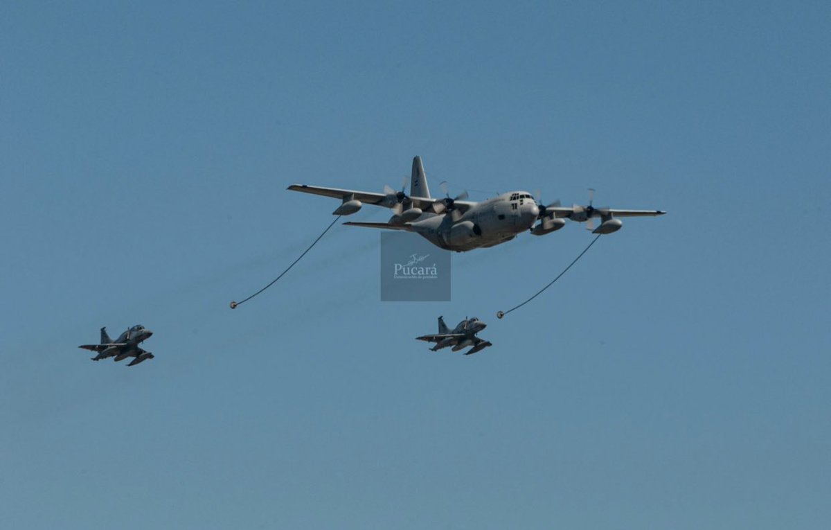 PucaraD's tweet image. Día de la @FuerzaAerea_Arg: Desfile aéreo y declaraciones del nuevo ministro de defensa, @JorgeTaiana.
@MindefArg @EMCOFFA_Arg @EAviacionMil @fadea_oficial #fondef @invapargentina #fixview #malvinas #pucarafenix #A4AR #fightinghawk #pampa #hercules #c130 

pucara.org/post/d%C3%ADa-…