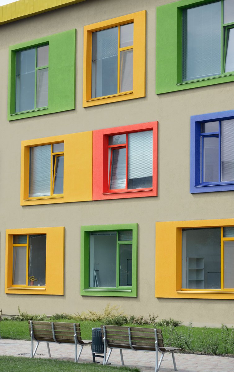 Selectonepaints's tweet photo. For an instantly welcoming and cheerful appearance, why not invest in bold colour schemes for educational exteriors and child-friendly environments? Play areas are given a colourful makeover with path-finding shapes in Dandy Lion, Florida Waters and Aqueous. https://t.co/qPEJcnbGVx