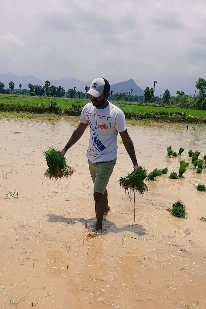 MadhuDonka's tweet photo. May not be the best picture so far, but that's how farming looks like.
#MonkBrain #Donka #agriculture #farmer #Farming #agri #twitterquotes #agrilife #photography #lifestyle #food #humanity https://t.co/W4yVbMoToT