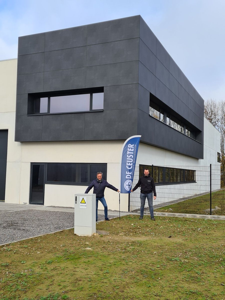 DeCeusterNV's tweet photo. Le moment est venu! L'acte de propriété de notre #nouveau #site au cœur de la #Wallonie a été signé. Il ne reste plus qu'à installer les bureaux et l'entrepôt de pièces détachées. Nous serons en mesure de fonctionner pleinement dans Administration communale de #Fernelmont. https://t.co/sxtfqtIOA6