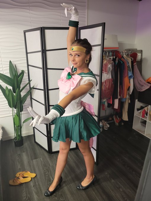 I got to be Super Sailor Jupiter for today's shoot with @Brattyfootgirls ❤️ You already know I've trained<a href="/tag/mvsales"class="tags"><span>#mvsales</span></a>