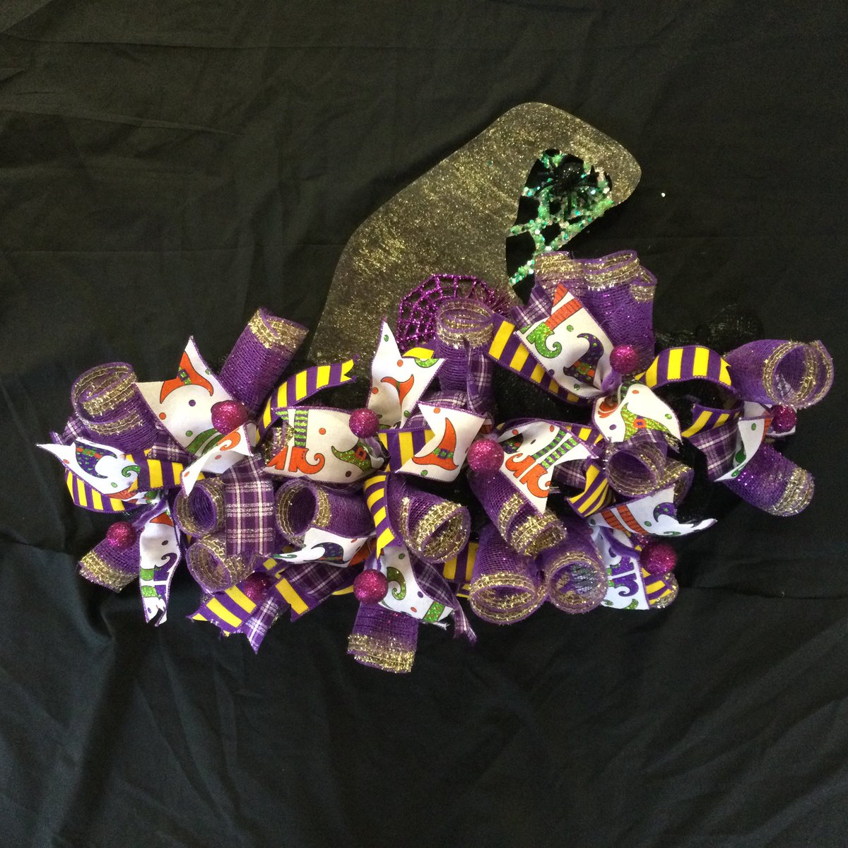 candleshopmitch's tweet image. New in at #thecandleshopatmitchells, these gorgeous #decomesh Halloween wreathes. The lovely Maxine has been working her magic again. Lights can be added too 🎃🎃🧙🧙. @MolleCollection @ZebraMingo @SevernOffice @NewportGifts @bigtalluk @GunmakersBrum @J21Coaching @Dollie1952