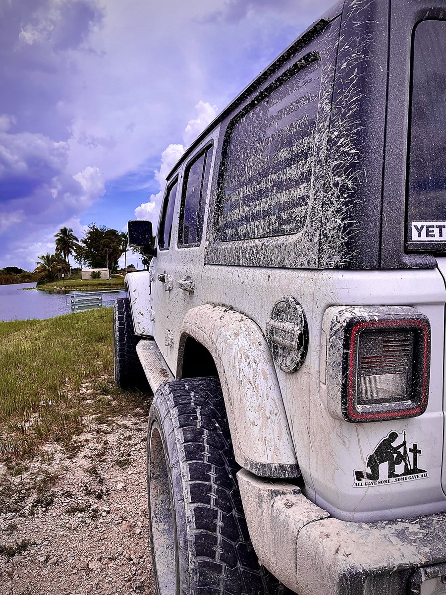 ELYETI1941's tweet photo. What a fun day! #morepicscoming #jeep #jeeplife #mudding #bigcypress #funtime #foundmud #jeepthings #soflo #soflojeep #jeeper #offday #isaluteyou #thankyou #thankavet @Jeep @THEJeepMafia @SOFLOJEEPS1 @JeepsandSunsets @bug_jeep https://t.co/rv2kPnFw3h