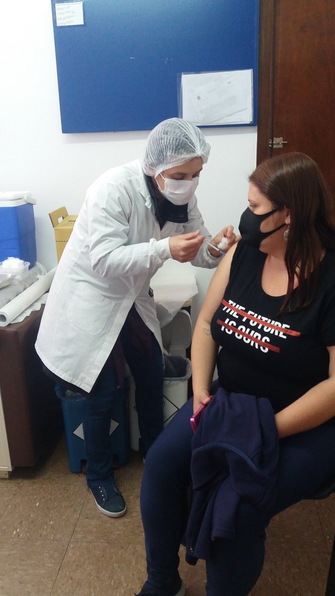 dayana_pezzole's tweet photo. Tá passada? Estamos Vacinadas @JacquePezzole @dayanapezzole 💉✔ https://t.co/bwM2jmjlmB