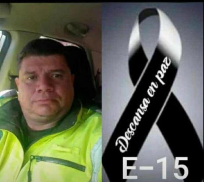 IvanDuque's tweet photo. Condenamos el vil asesinato del patrullero Humberto Sabogal, héroe de nuestra @PoliciaColombia, quien perdió la vida en cumplimiento de su deber en Bogotá. Exigimos celeridad en las investigaciones, para que actúe con todo rigor la justicia. Nuestra solidaridad con sus familiares https://t.co/T73yn7GQ7M