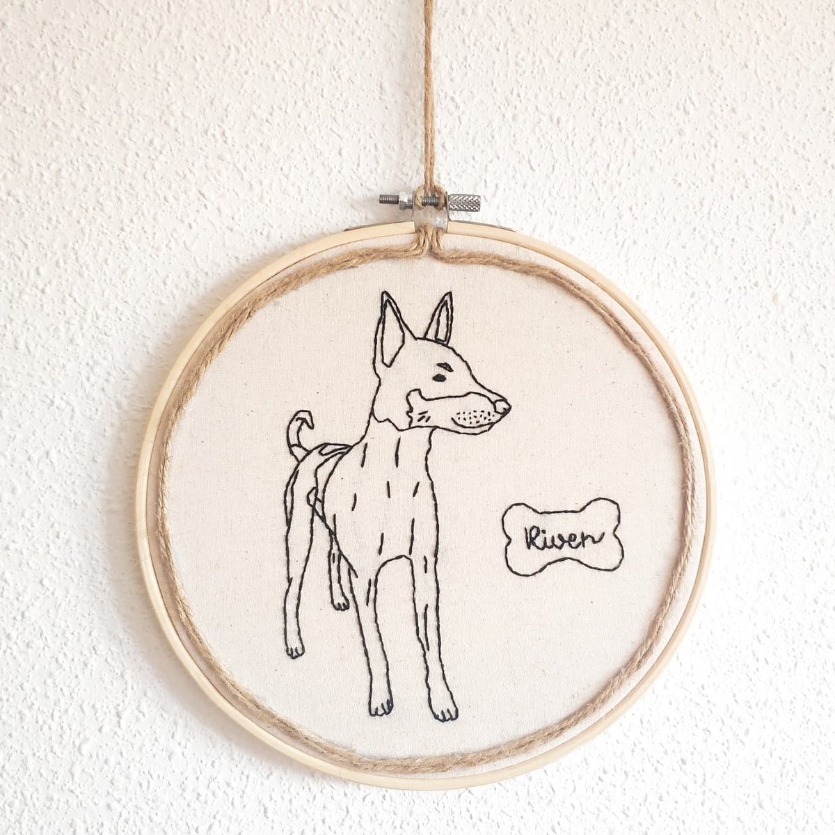 sararello's tweet photo. 🐾 Riven 🐕

Silueta bordada a través de foto, si quieres la tuya no dudes en ponerte en contacto vía MD💌

#dogembroidery #bordado #silueta #bastidor #siluetabordada #personalized #sararello #handmade #hechoamano #cute #instapic https://t.co/VT1ULvysF7