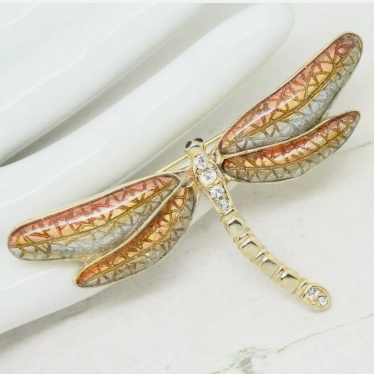 newhomevintage's tweet photo. Vintage Dragonfly Brooch Signed SJ Large 1980s Yellow Ochre Enamel Jewellery
#vintageshowandsell #sale #vintagejewellery #vintageforsale #vintagejewelry #giftideas #womaninbiz #VintageRTs #PromotingVintage
https://t.co/IKErlqhnXo https://t.co/vigfEZ6q2Q