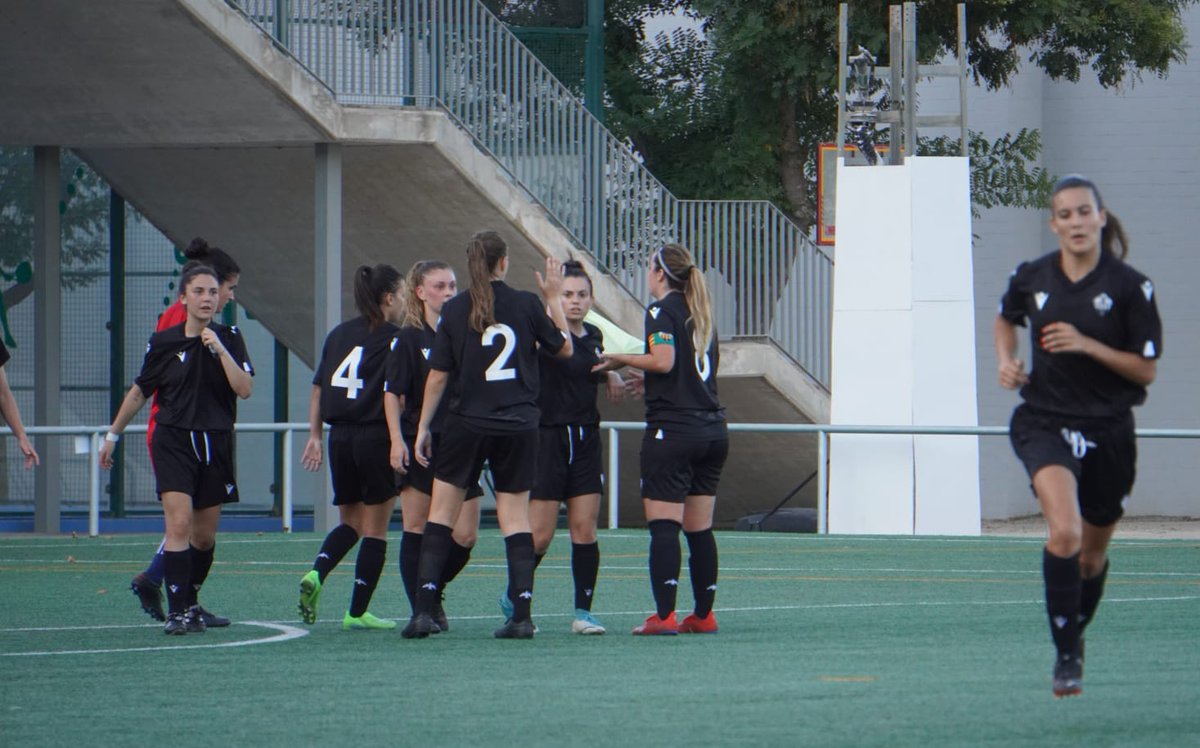 AlbiiAvant1922's tweet photo. Victoria de las Guerreras Albinegras frente al @discobolo_fem (1-4), en el tercer partido de pretemporada.

Goles: Carol (2), @anabeadrian y @ABenassal.

VAMOS GUERRERAS!! ⚪⚫⚔️.

#EllasTambiénJuegan #GuerrerasAlbinegras #AlbinegrasIAvant #PPO https://t.co/waMzka4fA5