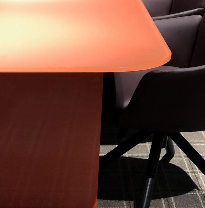 llc_collection's tweet photo. The beautiful Beluga table commands this meeting room @mattercontract, featured in a fingerprint-resistant, soft-touch glass and a powder coat steel base in the color fire. Playful and sleek, modern yet inviting!

#madebypair #pair #conferencetables #interiordesign    #details https://t.co/j6sGB0DpSh