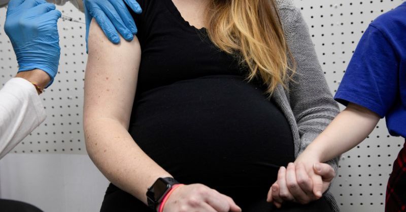 Reuters's tweet photo. CDC recommends pregnant women get COVID-19 vaccine https://t.co/spFdCRNrBS https://t.co/AlZl35tPFO