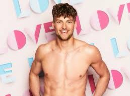GerrardIsGoat's tweet photo. Studies exercise and health? If we wanted a glorified pe teacher we would of kept this don  #loveisland https://t.co/24UW3gwZjR