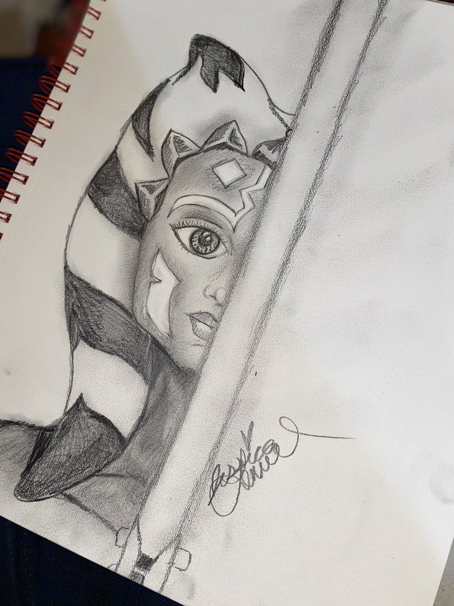 JessicaraeA's tweet photo. Ashoka 🔥 #clonewars #starwars #rebels #ahsoka #lightsaber #loveher #drawing #art #like #artist #pancil #quick @starwars https://t.co/IWIGNkzQN7