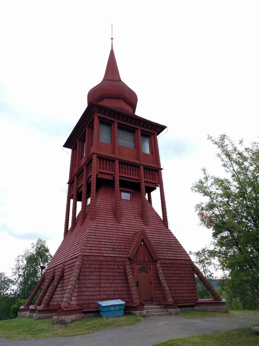 vydnic's tweet photo. @wegenwacht4447 De kerk in Kiruna 2 jaar geleden. https://t.co/UvuVjBCuYz