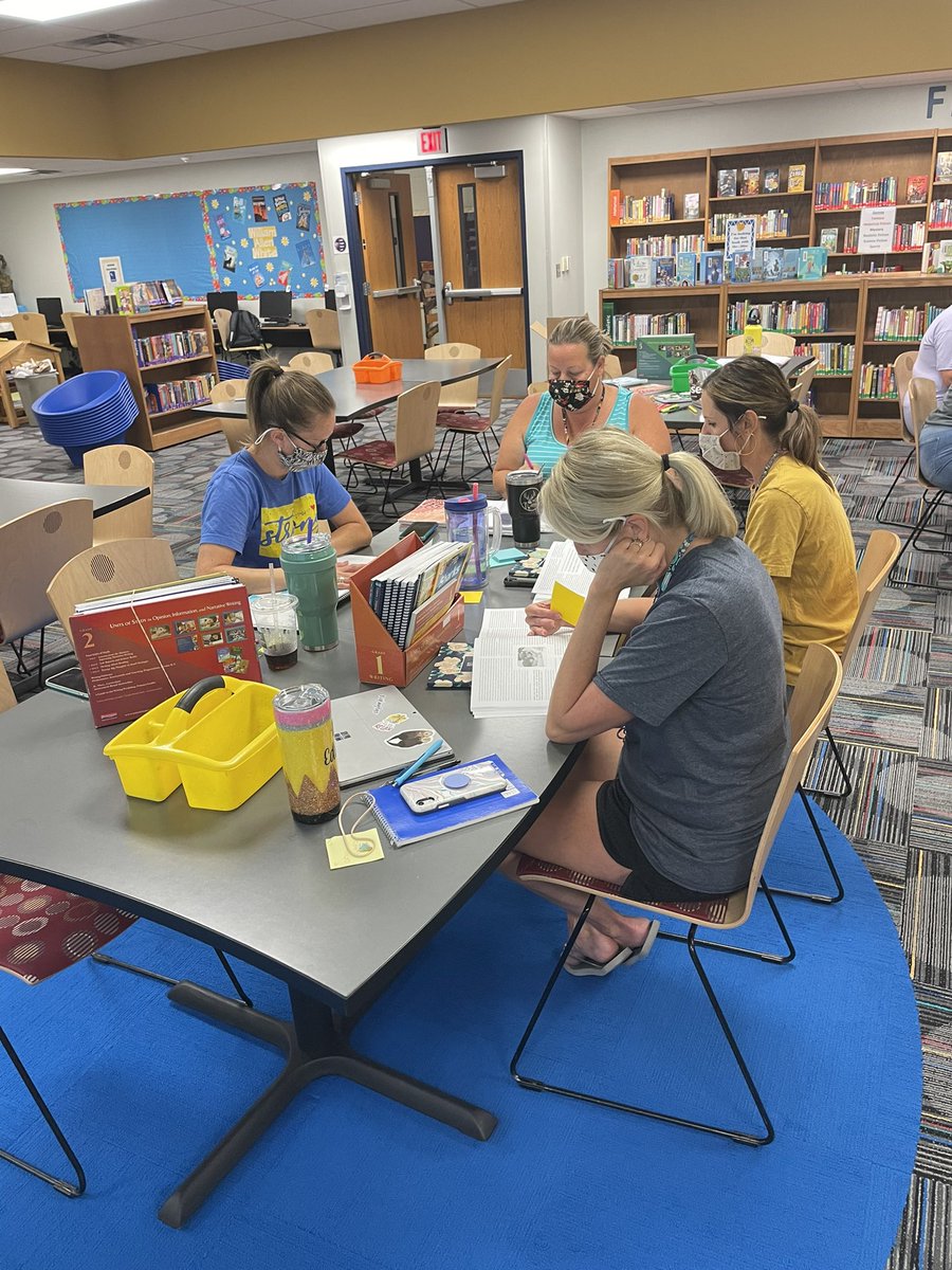 alidatodd's tweet image. Thank you @WeRScarborough teachers for taking time today to learn about #unitsofstudy We loved your enthusiasm for elevating your writing instruction!