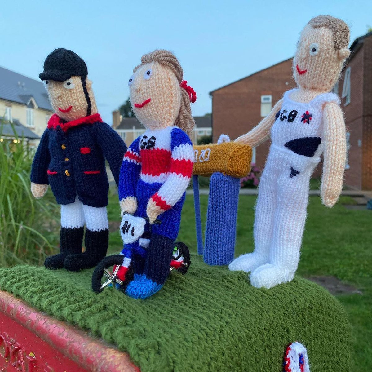 Olympic champion Ben Maher immortalised in yarn on Essex post box trib.al/DLujS3f