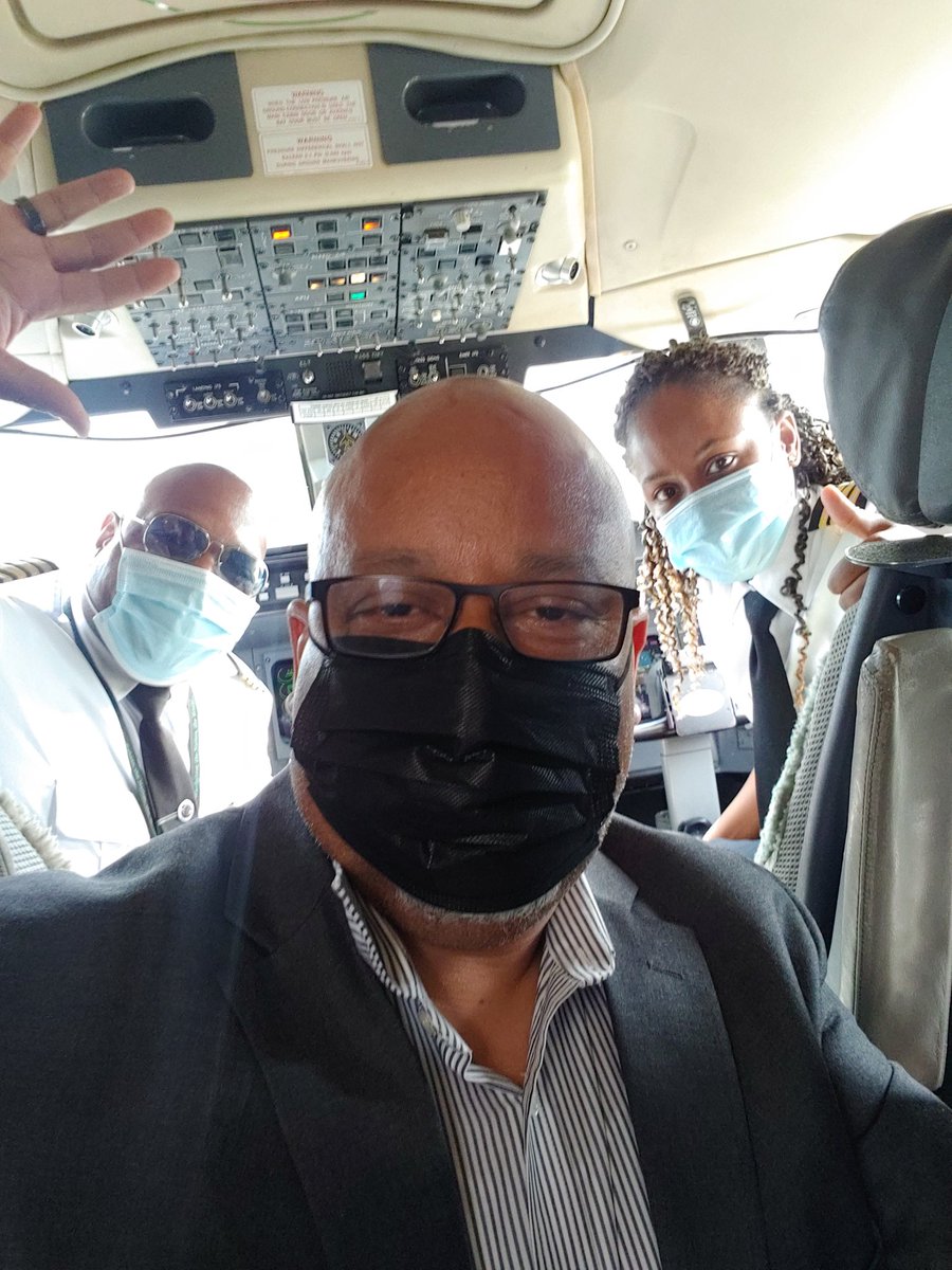 When I board my flights, it is normal for me to look into the flight deck to see who's flying the plane....that's what I do. When I looked in there today, I was like "whoa...a Black man captain and a Black woman first officer!" #ProudMoment Now that's a first for me. #bam