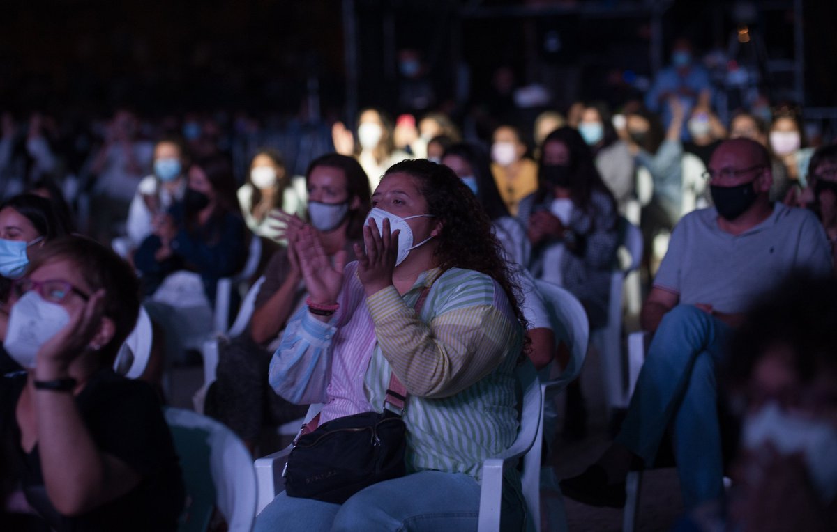 ConcelloCoruna's tweet photo. 🎤Miriam Rodríguez conectou desde o primeiro minuto co público nun dos concertos máis agardados das festas de María Pita🎊 https://t.co/ljravYo0gi