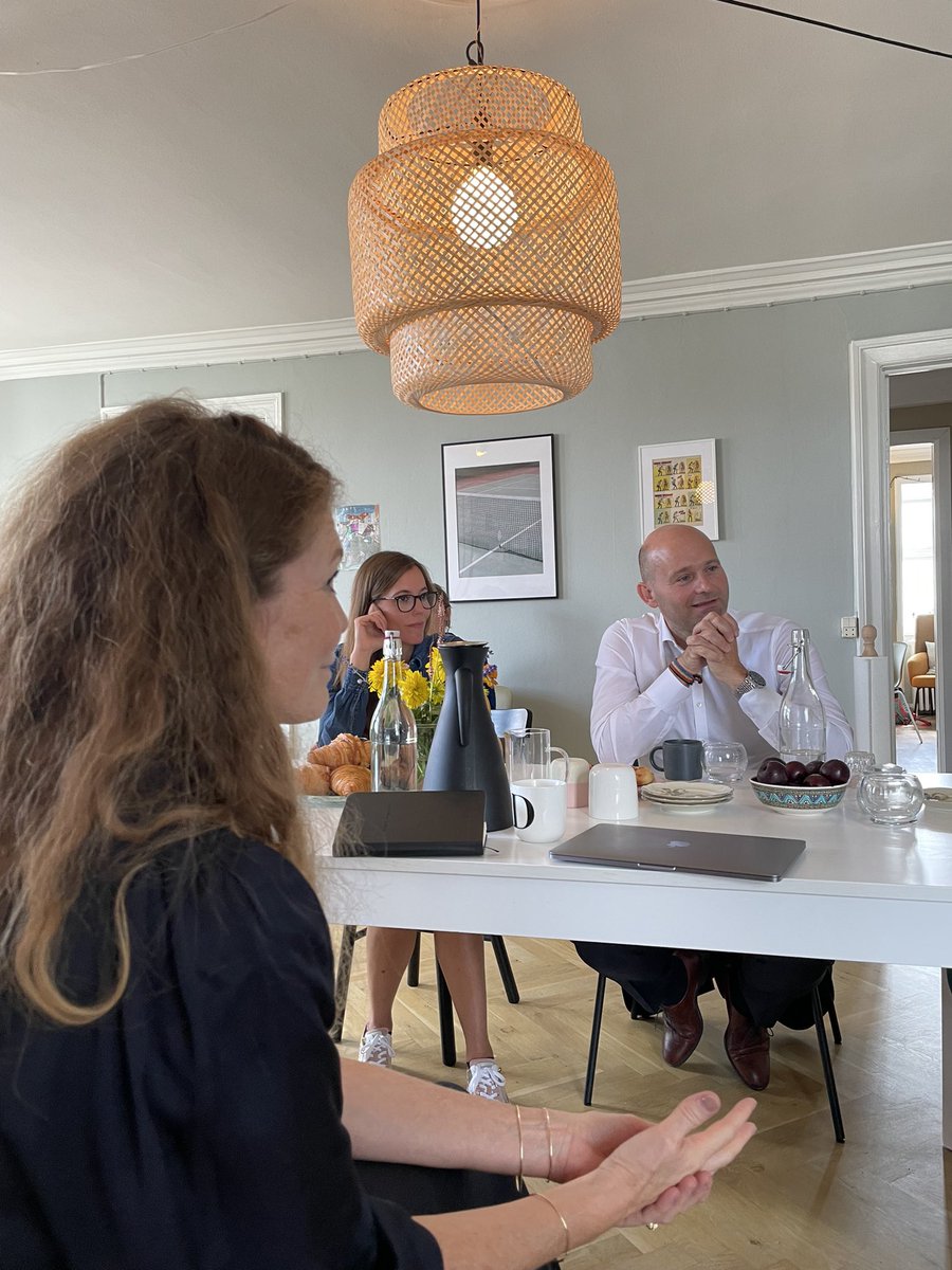 joannahuset's tweet image. Vigtigt med fokus på at bekæmpe hjemløshed blandt børn og unge. Krisecentre for børn og unge er en del af løsningen. Tak for besøget @SorenPape og @maimercado og tak for at I kæmper kampen i @dkpol 🙏🏼