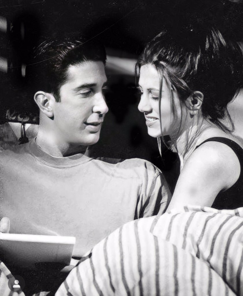 JeffreyKlarik's tweet photo. Intimate friends @FriendsTV https://t.co/8LkTdhEUaU