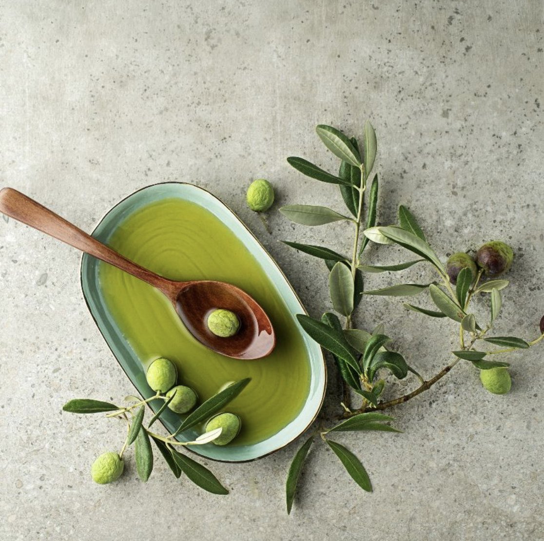 Be the hostess with the mostess! Get our Olive Oil/Balsamic101 Class-In-a-Box and invite your friends for an olive oil party!!! We'll ship it all, EVOOs and aged balsamic vinegars, edible goodies and more, as well as a link to the class taught by #conolio owner Tabatha Conarko!