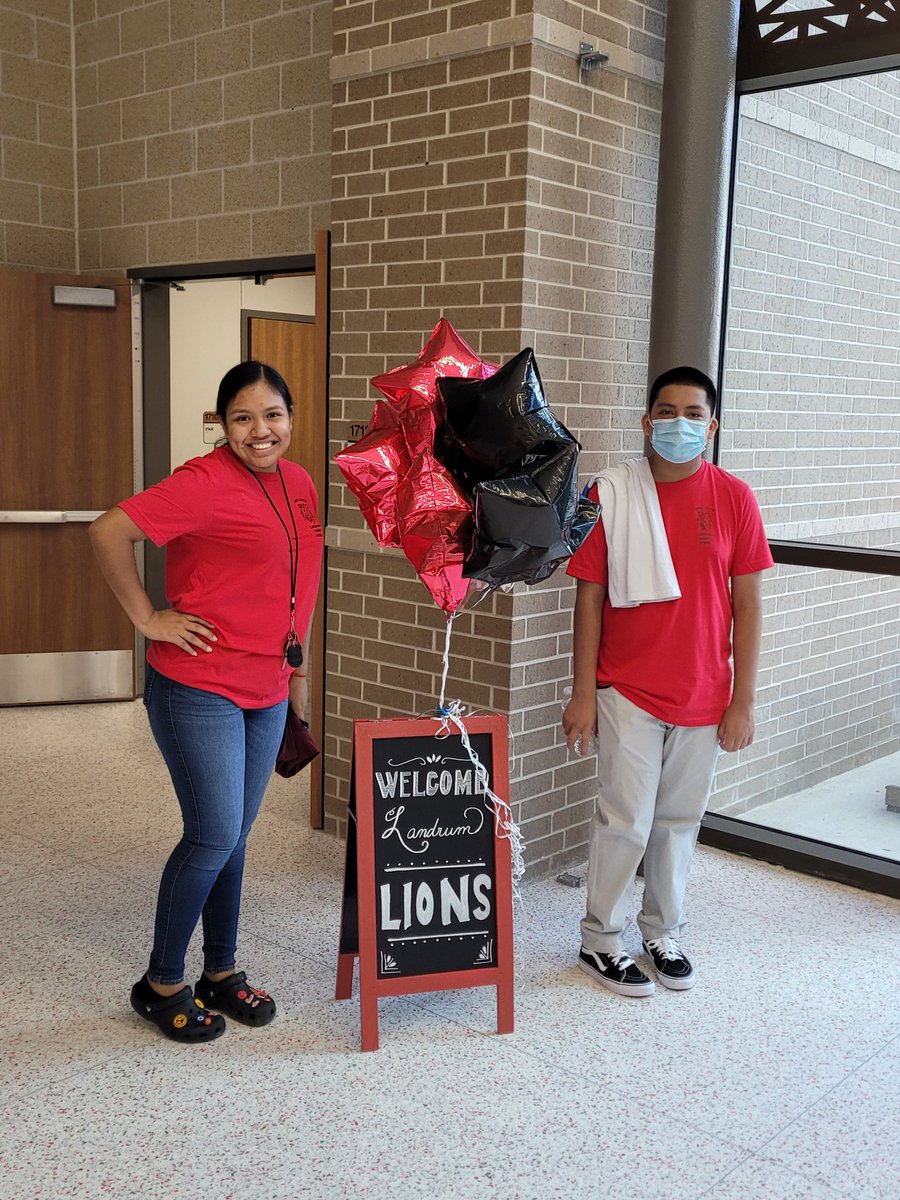 Lucia Flores tweet media