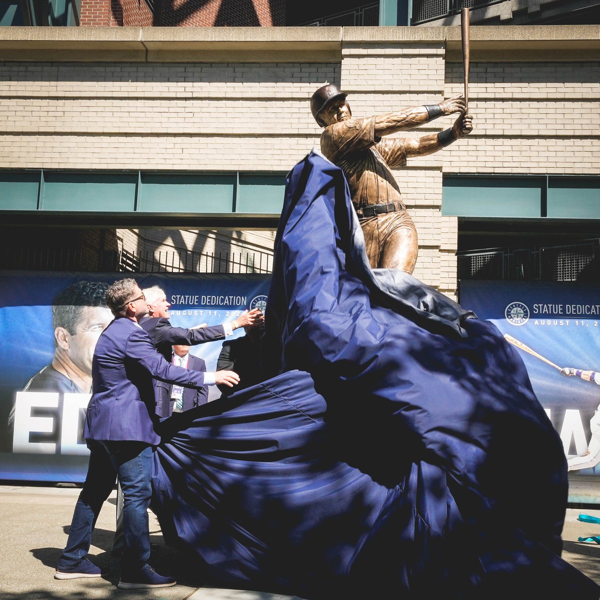 Mariners's tweet image. Forever immortalized.